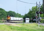 KCS 4003 rounds the bend at Tower 26